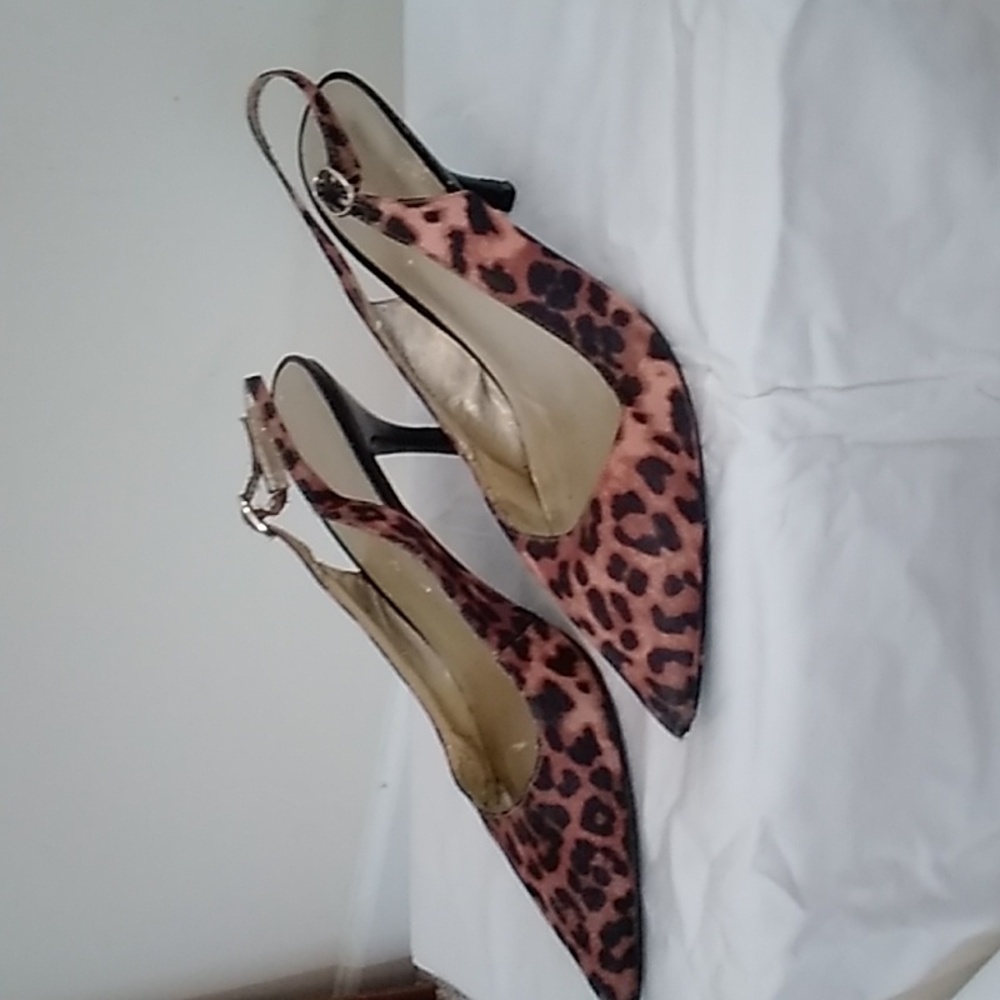 Women's shoes